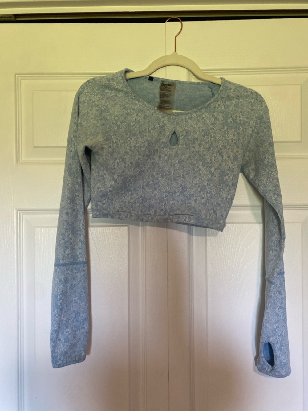 Gymshark Cropped Long-Sleeve Top with Keyhole